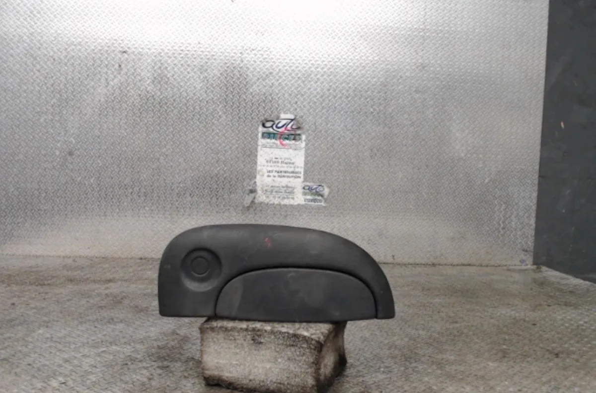 Poignee ext porte avd RENAULT KANGOO 1 KANGOO 1 PHASE 2 occasion