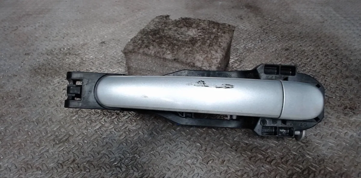 Poignee ext porte avd Seat LEON (1P1) 1.9 tdi (2005-2010) 5 portes occasion
