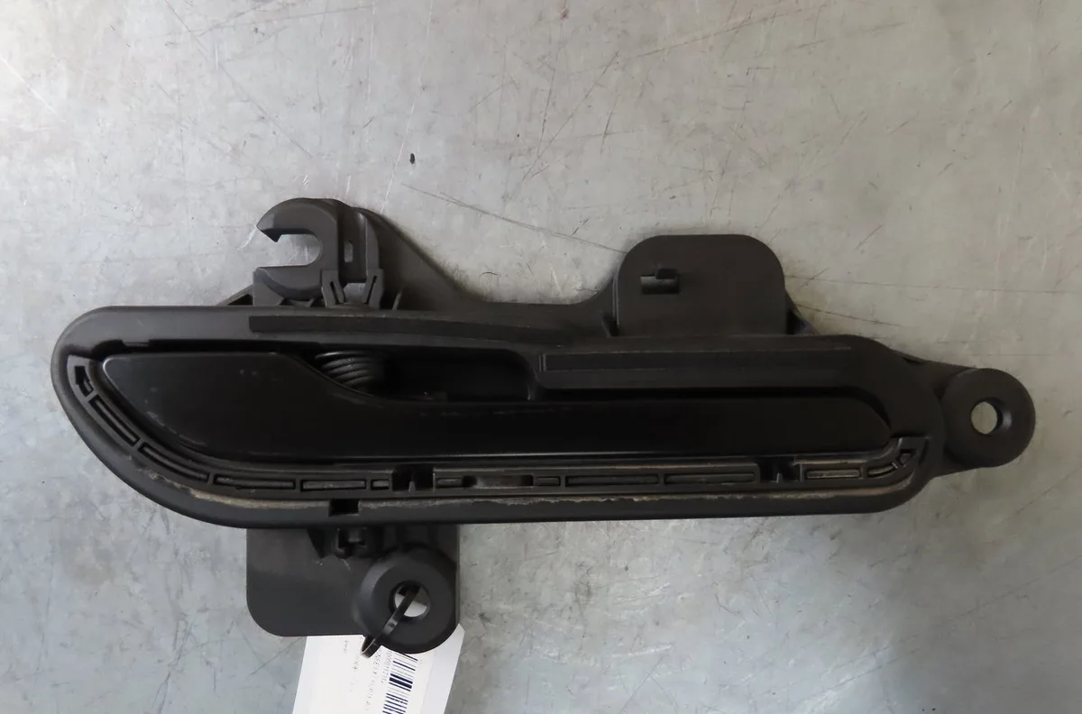 Poignee ext porte avd Tesla MODEL Y (5YJY) Ev (2019) occasion