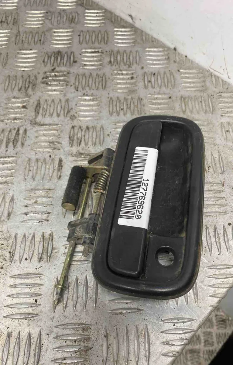 Poignee ext porte avd TOYOTA LAND CRUISER 3 J90 PHASE 2 occasion