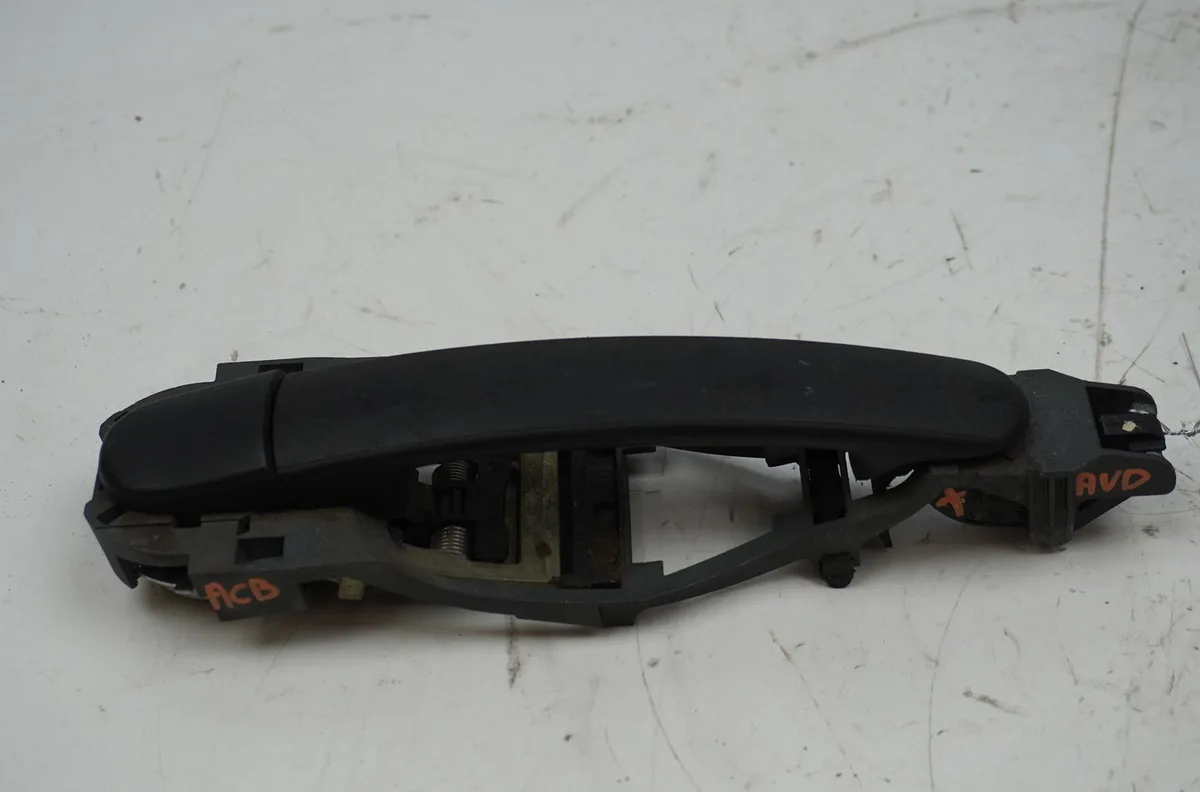 Poignee ext porte avd Volkswagen FOX 3-5 portes (5Z1, 5Z3, 5Z4) 1.2 (2005-2011) occasion