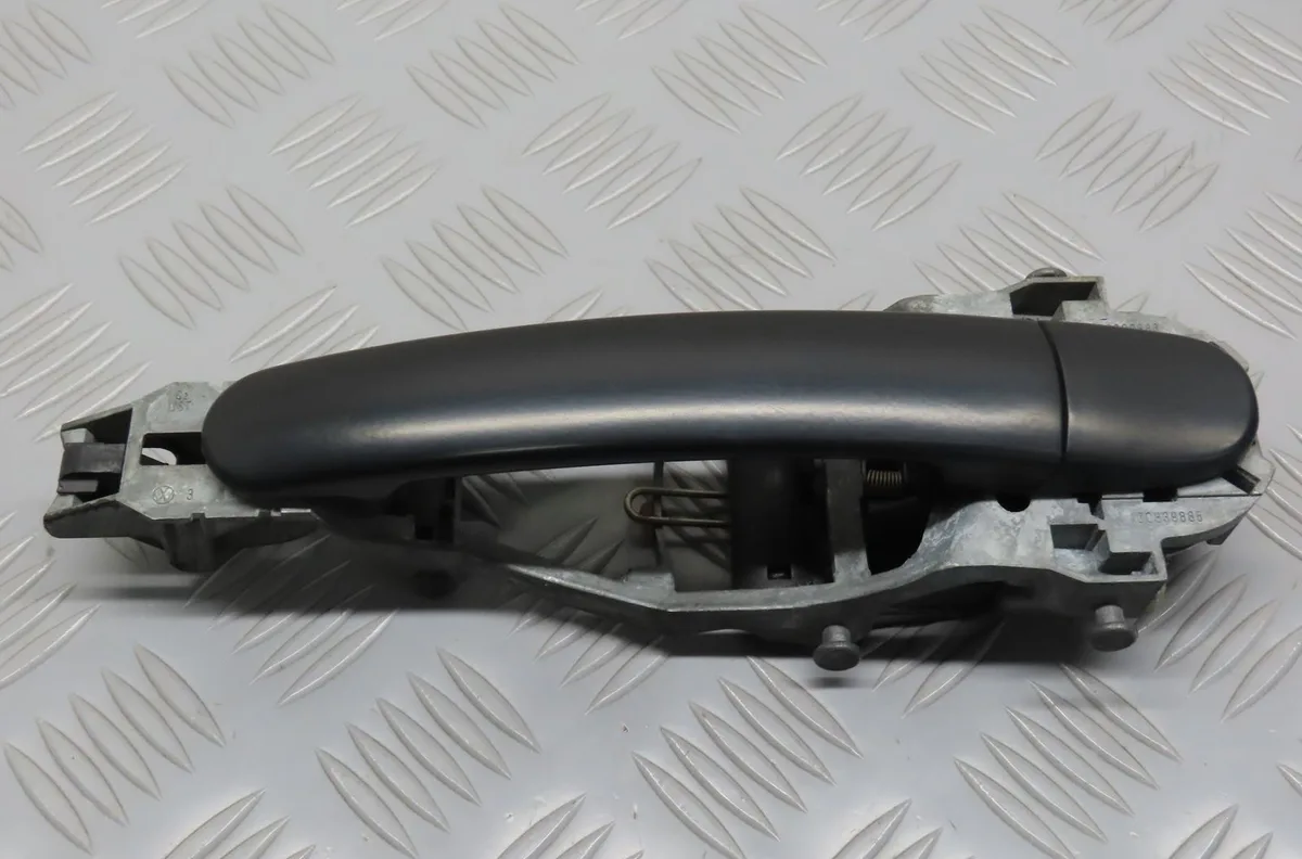 Poignee ext porte avd Volkswagen GOLF V (1K1) 1.9 tdi (2003-2008) 5 portes occasion