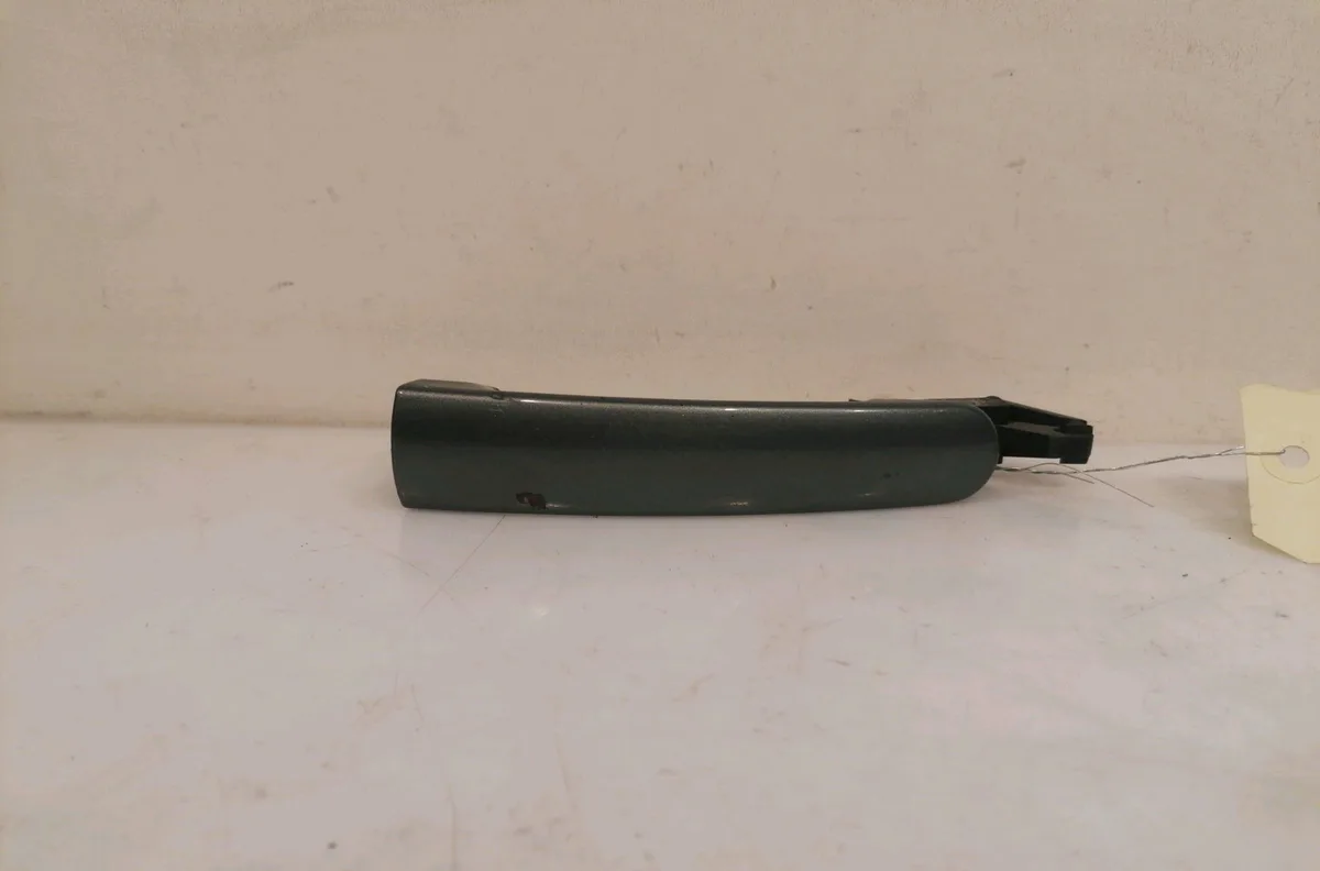 Poignee ext porte avd Volkswagen GOLF V (1K1) 2.0 tdi 16v (2003-2008) occasion