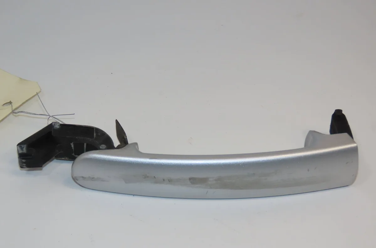 Poignee ext porte avd Volkswagen POLO (9N_, 9A_) 1.2 12v (2001-2007) 5 portes occasion