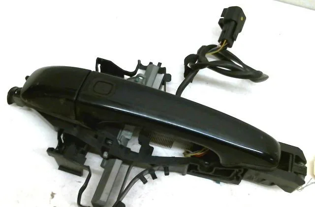 Poignee ext porte avd VOLVO C30 occasion