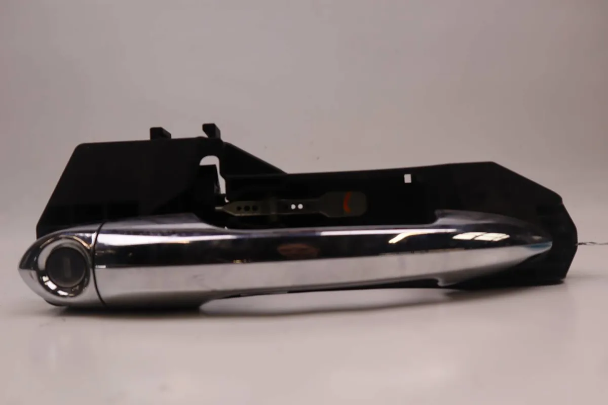 Poignee ext porte avg Alfa romeo MITO (955_) 1.3 multijet (955axh1b, 955axt1a) (2008-2010) 3 portes occasion