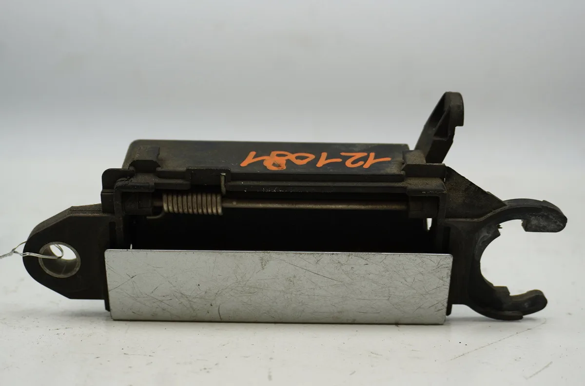 Poignee ext porte avg Audi A4 B5 (8D2) 1.9 tdi (1995-2000) occasion