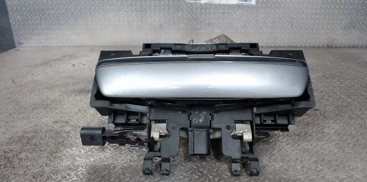 Poignee ext porte avg AUDI A8 2  A8 2 PHASE 1 occasion