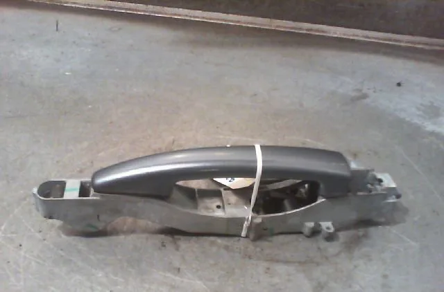 Poignee ext porte avg Citroën C4 GRAND PICASSO I (UA_) 2.0 hdi 138 (2006-2013) occasion