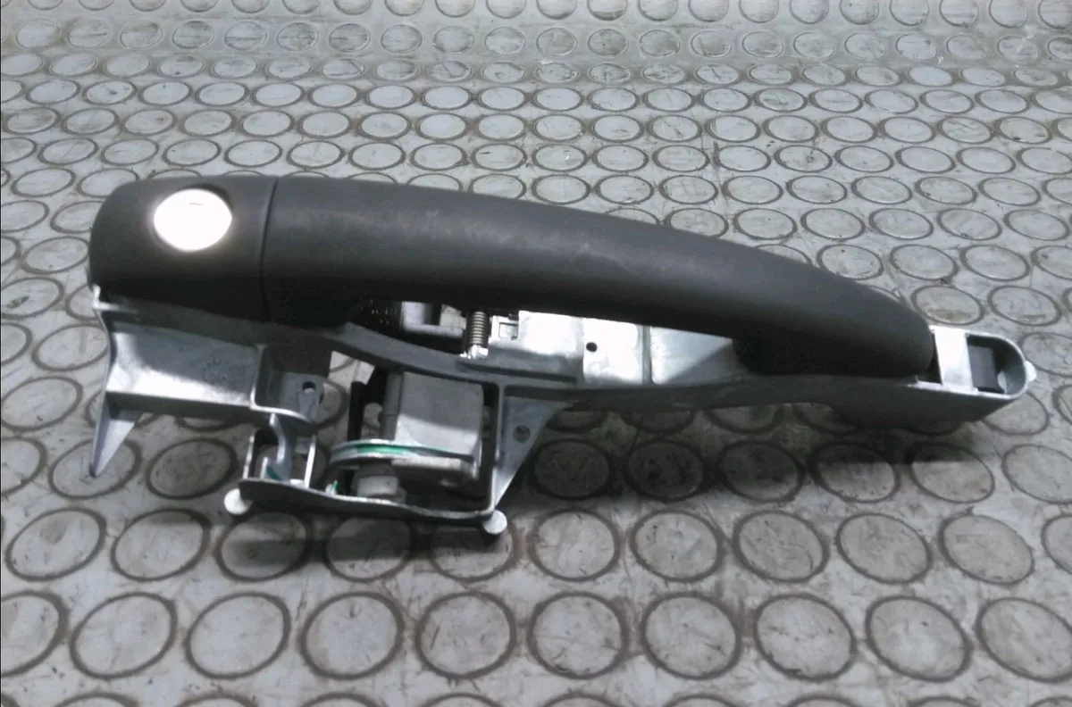 Poignee ext porte avg Citroen C4 PICASSO I Monospace (UD_) 1.6 hdi 110 (2010-2013) 5 portes occasion