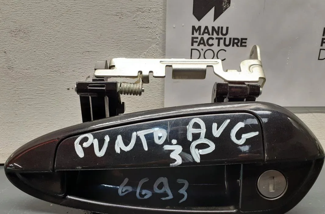 Poignee ext porte avg Fiat PUNTO (199_) 1.2 (199axz1a, 199bxz1a) (2012) occasion