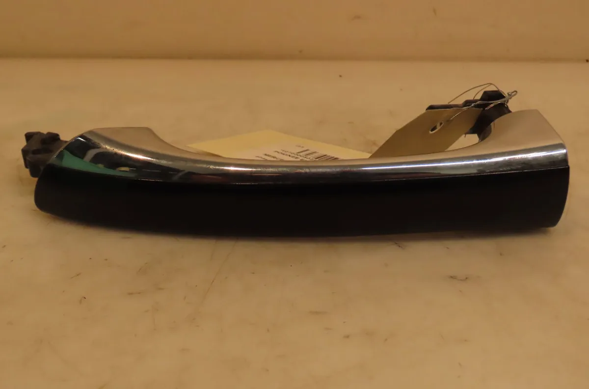 Poignee ext porte avg Mercedes-benz CLS (C219) Cls 320 cdi (219.322) (2005-2010) occasion