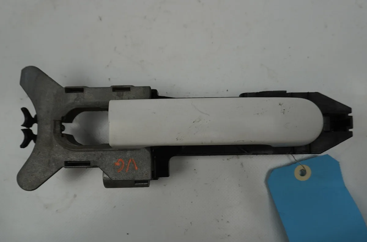 Poignee ext porte avg Nissan NOTE (E11, NE11) 1.5 dci (2010-2012) occasion