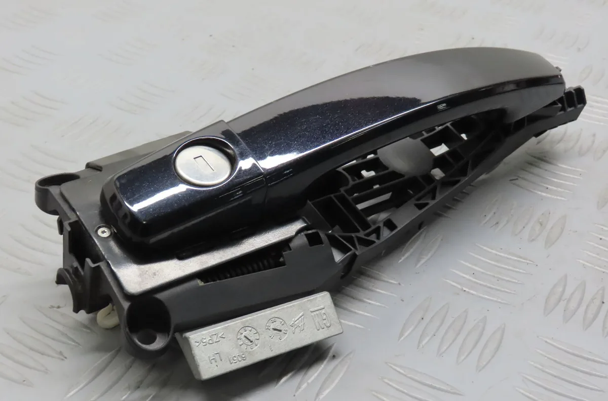 Poignee ext porte avg Opel ASTRA J (P10) 2.0 cdti (68) (2009-2015) occasion