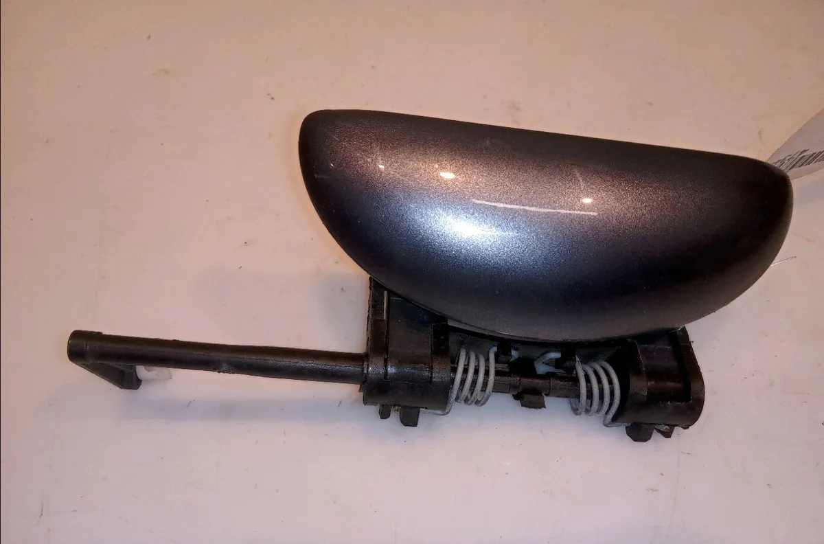 Poignee ext porte avg Peugeot 206 (2L_, 2M_) 1.4 i (2010-2013) occasion