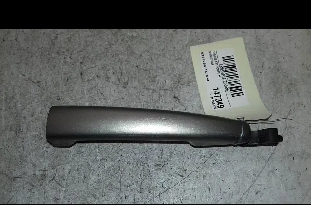 Poignee ext porte avg Peugeot 3008 Monospace (0U_) 1.6 hdi (2009-2016) 5 portes occasion