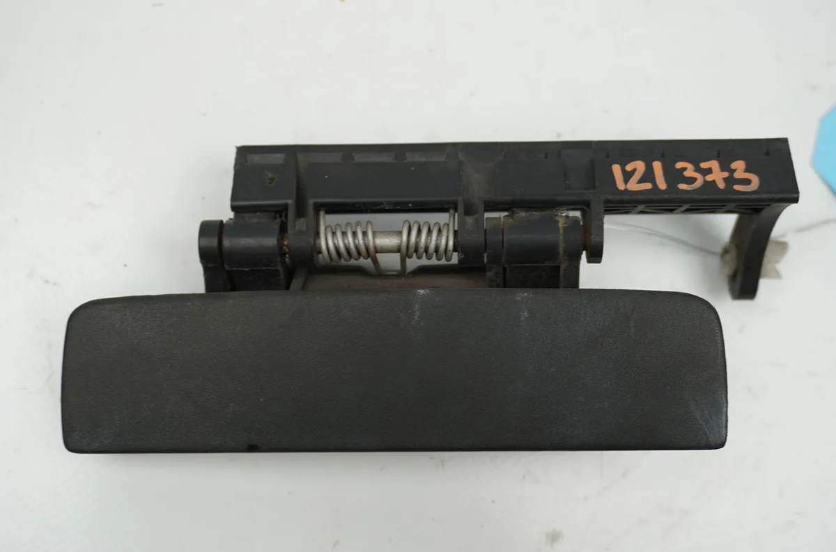 Poignee ext porte avg Peugeot 306 3-5 portes (7A, 7C, N3, N5) 1.9 d (1994-2001) occasion