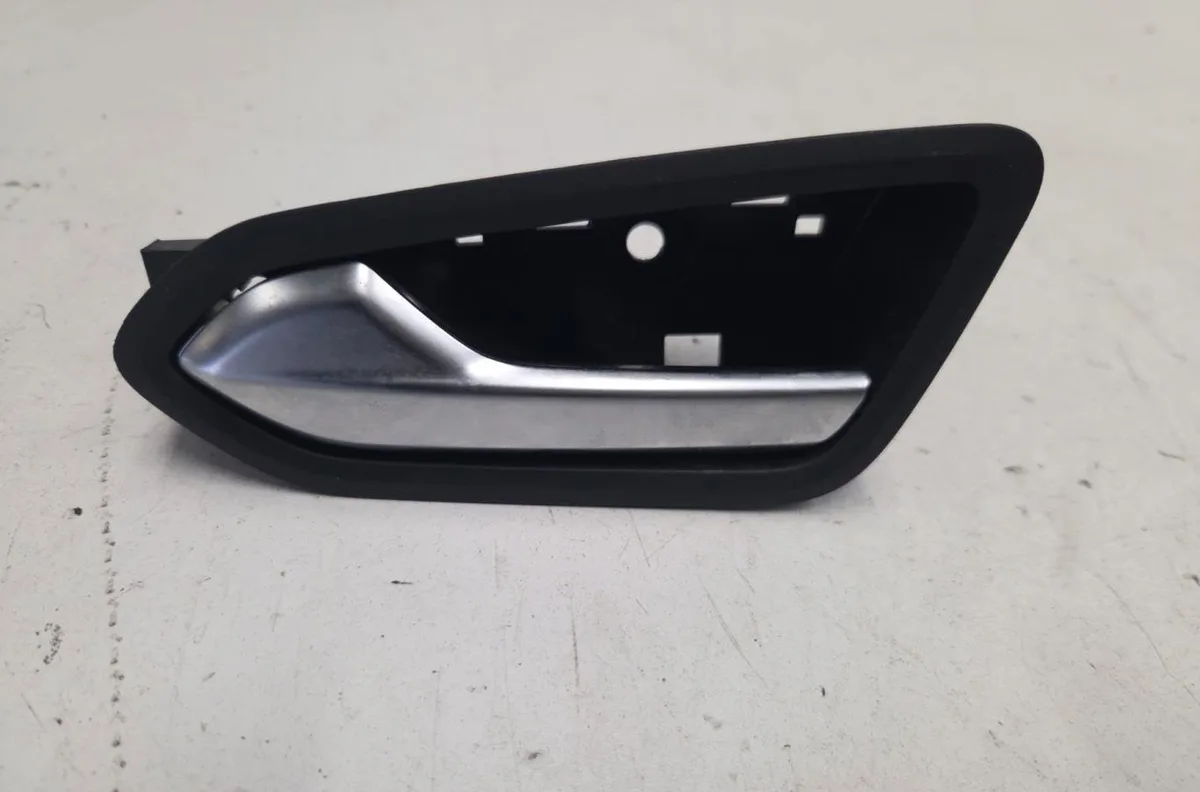Poignee ext porte avg RENAULT CLIO 5 PHASE 1 occasion