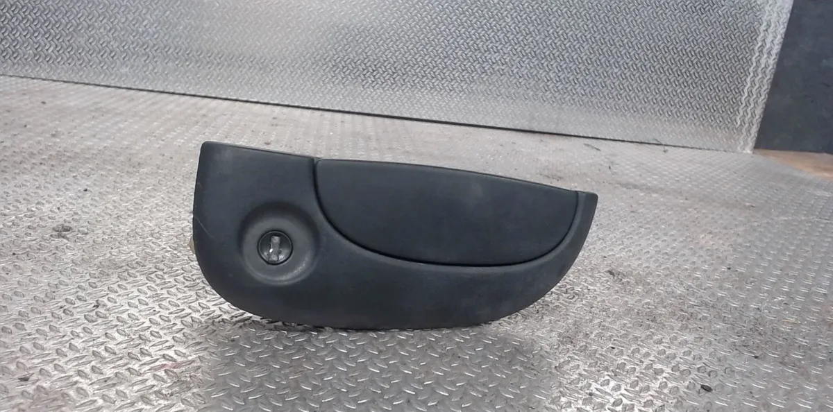 Poignee ext porte avg Renault KANGOO (KC0-1_) 1.5 dci (kc07) (2001) occasion