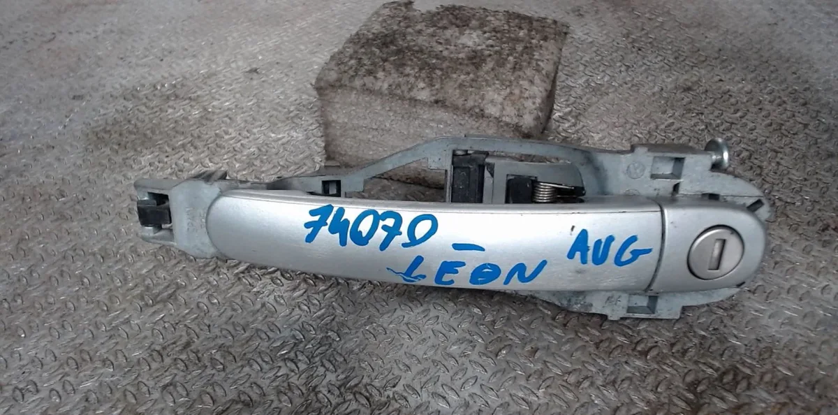Poignee ext porte avg Seat LEON (1P1) 1.9 tdi (2005-2010) 5 portes occasion