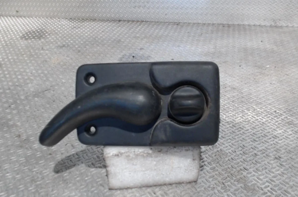 Poignee ext porte battante d RENAULT MASTER 2 PHASE 3 occasion