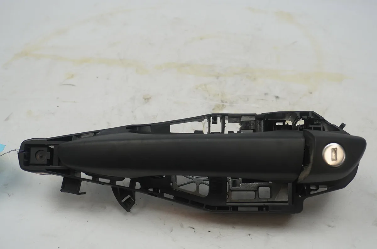 Poignee ext porte battante g Opel VIVARO C Camionnette (K0) 1.5 (2019) occasion