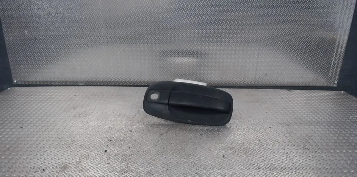 Poignee ext porte battante g Renault TRAFIC II Camionnette (FL) 1.9 dci 100 (fl0c) (2001-2006) occasion