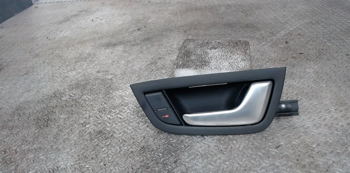 Poignee int porte ard AUDI A8 2 A8 2 PHASE 1 occasion