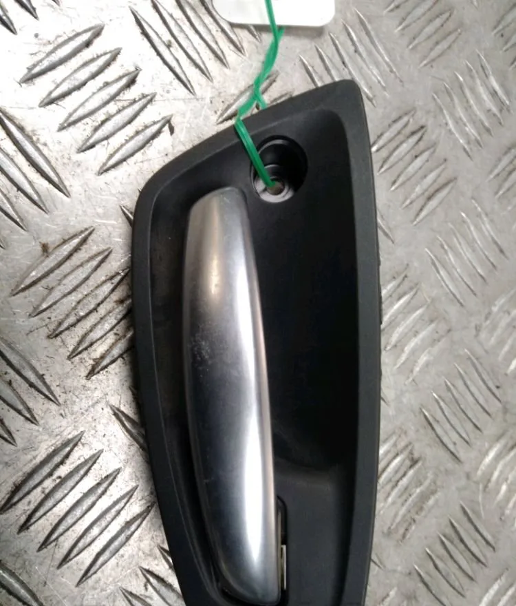 Poignee int porte ard Bmw 1 (E87) 120 d (2004-2011) occasion