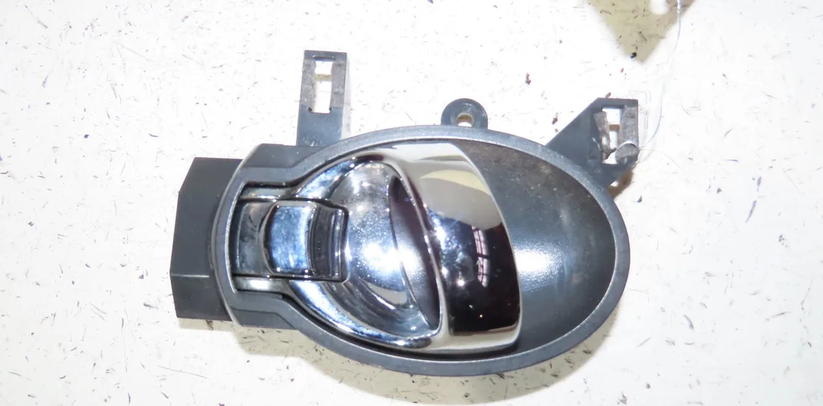 Poignee int porte ard Nissan JUKE (F15) 1.6 (2010) 5 portes occasion