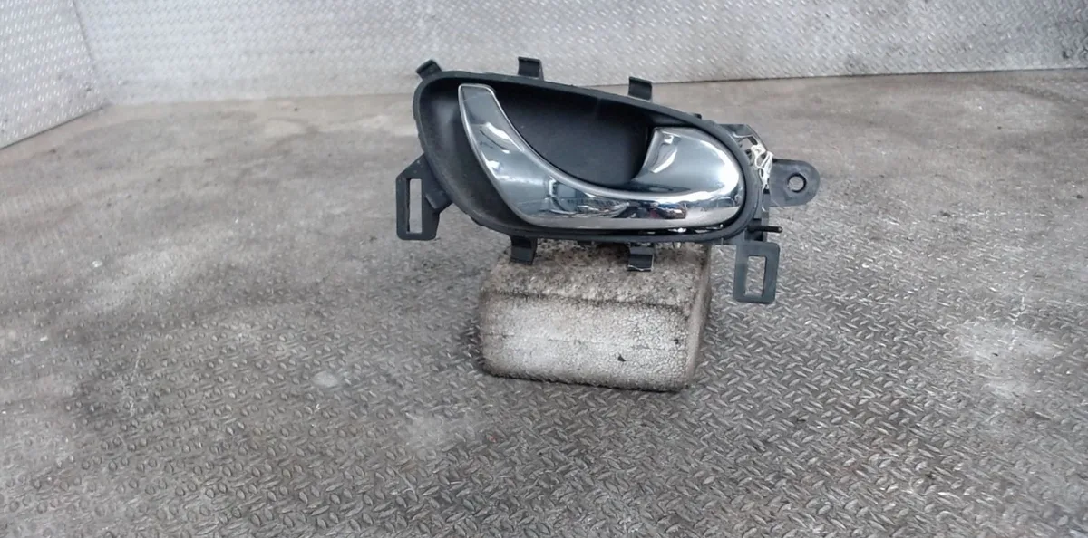 Poignee int porte ard NISSAN QASHQAI 2 QASHQAI 2 PHASE 2 occasion