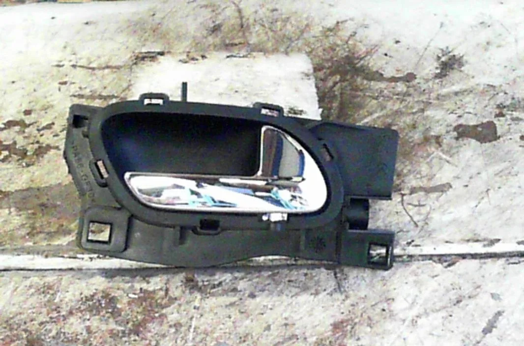 Poignee int porte ard PEUGEOT 407 407 PHASE 1 occasion
