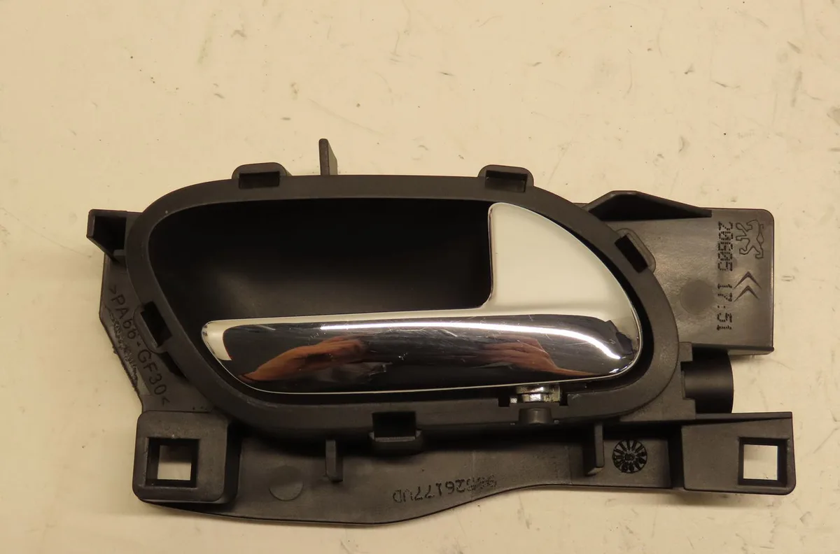Poignee int porte ard Peugeot 407 SW (6E_) 2.0 hdi (2008-2010) occasion