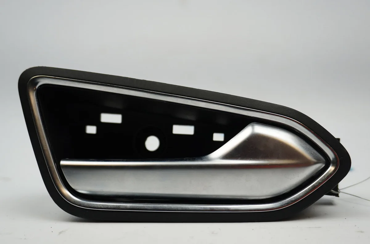 Poignee int porte ard Renault CLIO V (B7_) 1.3 tce 130 (b7mf) (2019) occasion