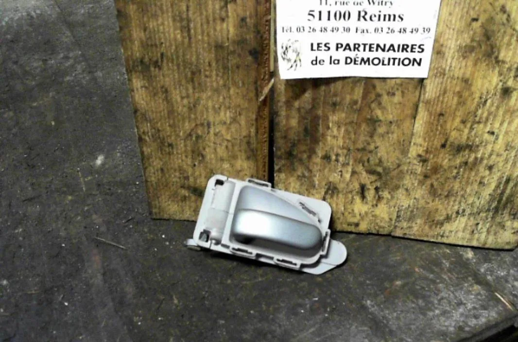 Poignee int porte arg Citroen XSARA PICASSO (N68) 1.6 hdi (2004-2011) 5 portes occasion