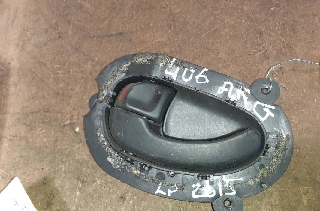 Poignee int porte arg Peugeot 406 (8B) 1.8 16v (1995-2000) occasion