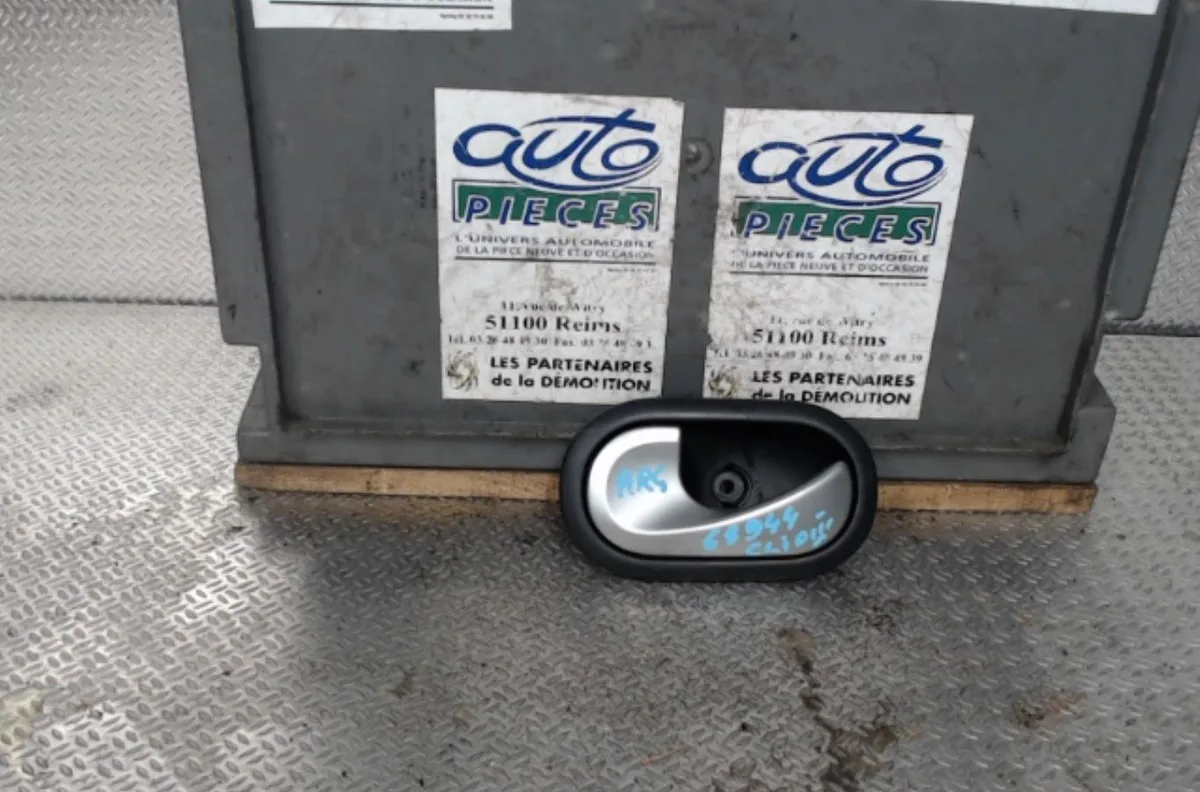 Poignee int porte arg RENAULT CLIO 3 PHASE 1 occasion