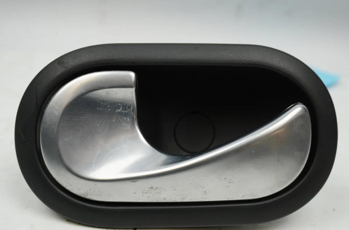 Poignee int porte arg Renault MODUS - GRAND MODUS (F-JP0_) 1.5 dci (fp0f, jp0f) (2004) 5 portes occasion