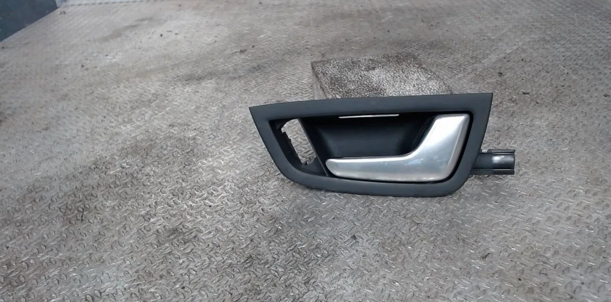 Poignee int porte avd AUDI A8 2 A8 2 PHASE 1 occasion
