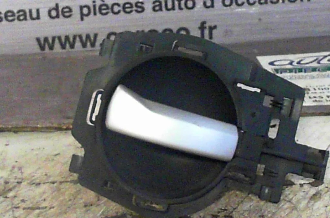 Poignee int porte avd Citroen C2 (JM_) 1.4 hdi (2003-2009) 3 portes occasion