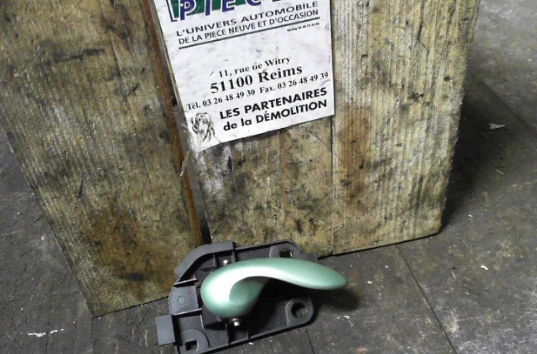 Poignee int porte avd Fiat PUNTO (188_) 1.2 60 (188.030, .050, .130, .150, .230, .250) (1999-2010) occasion