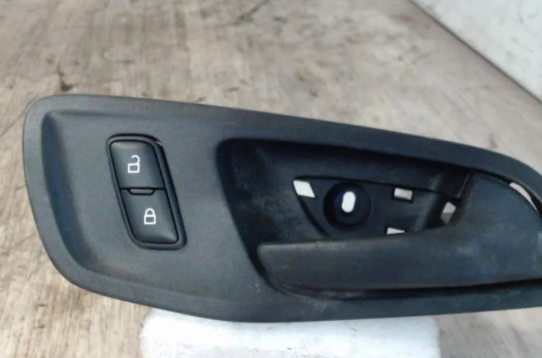 Poignee int porte avd Ford TRANSIT V363 Camionnette (FCD, FDD) 2.2 tdci rwd (2013-2018) occasion