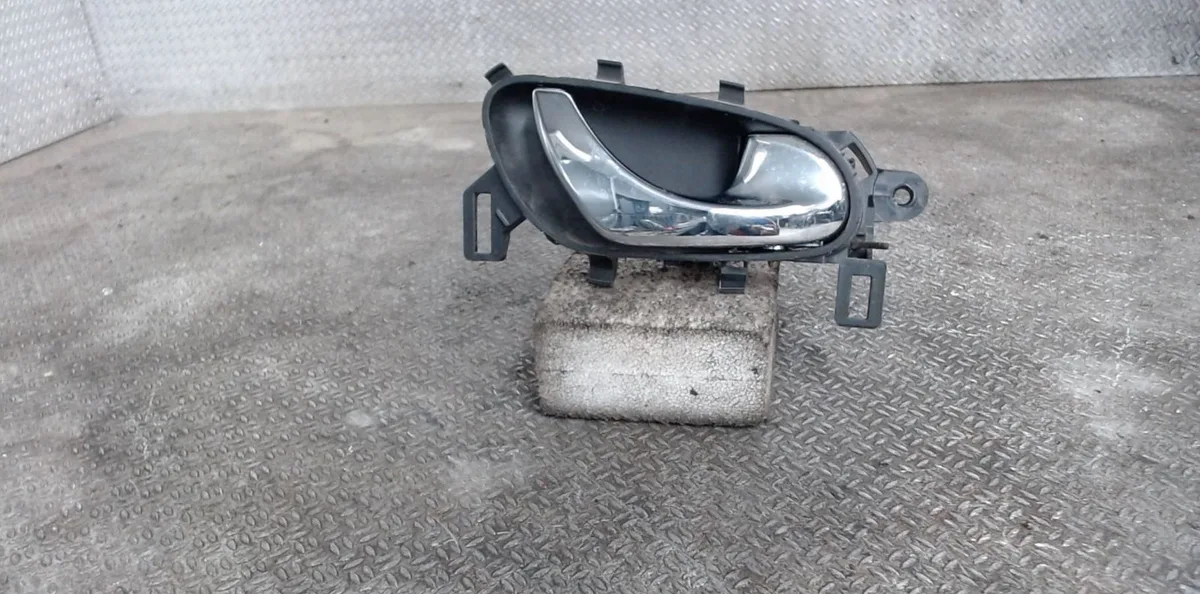 Poignee int porte avd NISSAN QASHQAI 2 QASHQAI 2 PHASE 2 occasion