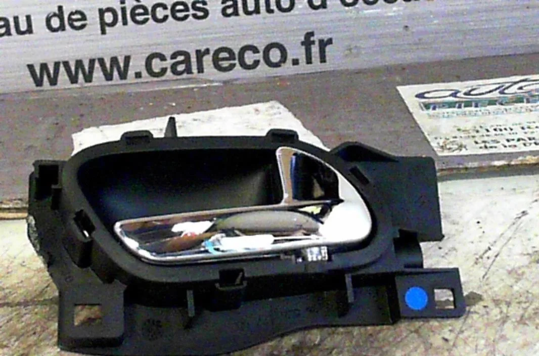 Poignee int porte avd Peugeot 407 (6D_) 1.6 hdi 110 (6d9hzc, 6d9hyc) (2004-2010) occasion