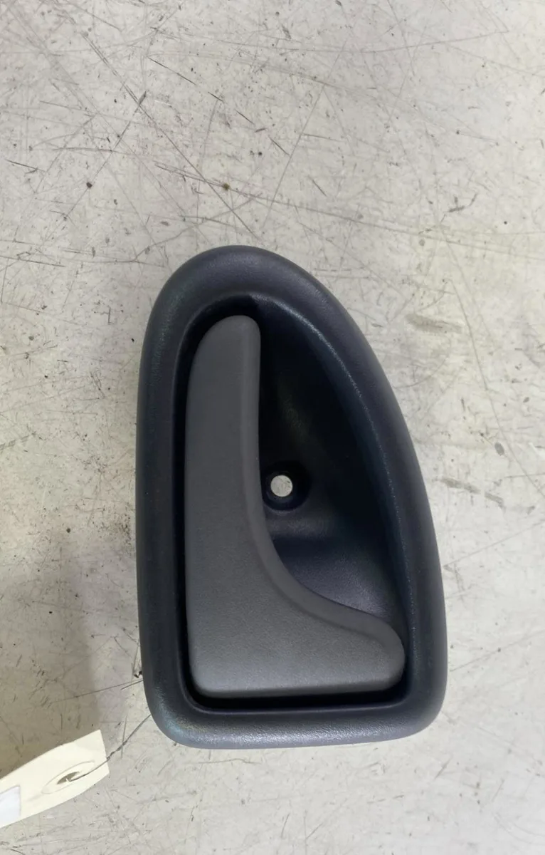 Poignee int porte avd Renault CLIO II (BB_, CB_) 1.6 (b-cb0d, bb00) (1998-2005) occasion