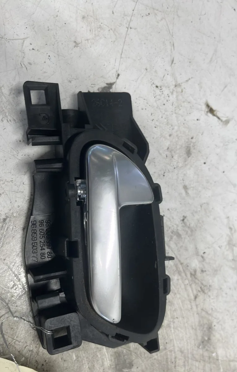 Poignee int porte avg Citroen DS4 (NX_) 1.6 hdi 115 (2012-2015) occasion