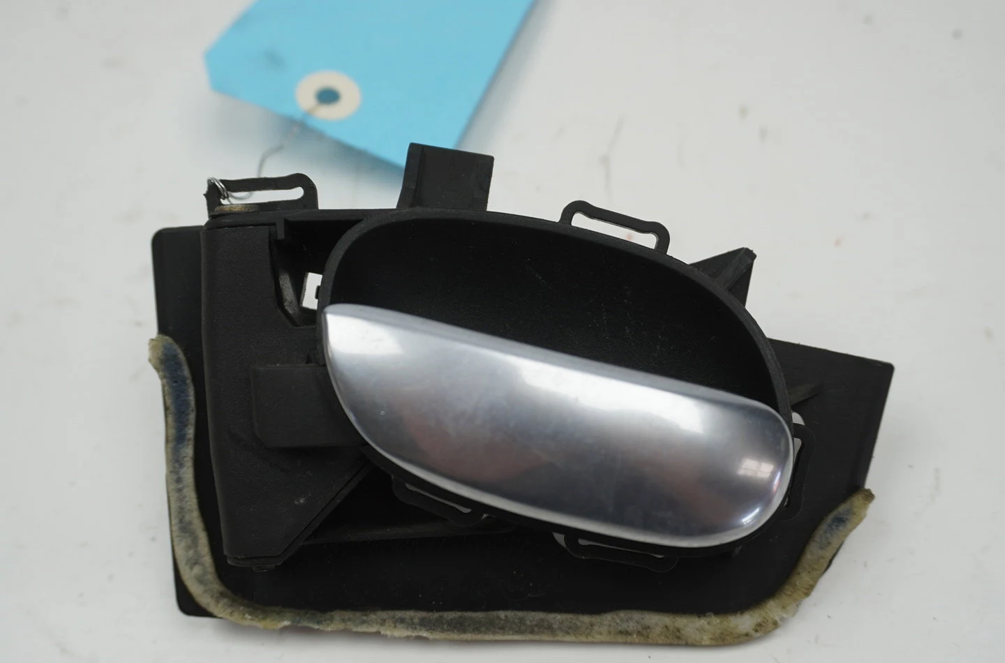 Poignee int porte avg Peugeot 206 CC (2D) 1.6 16v (2dnfuf, 2dnfur) (2000-2007) 2 portes occasion