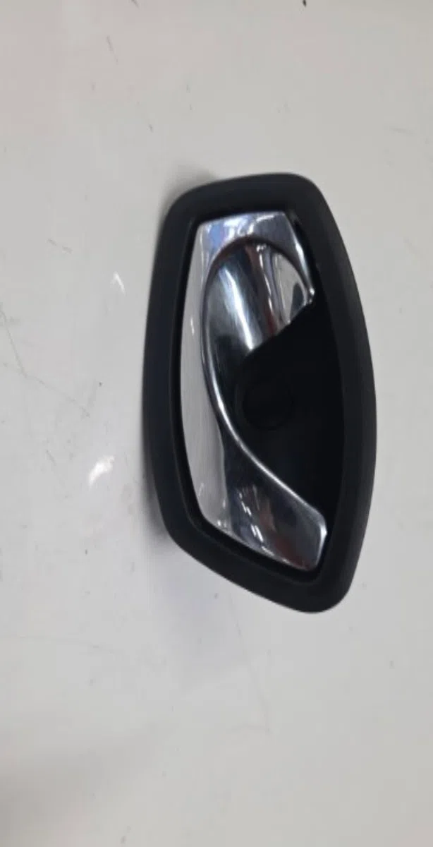 Poignee int porte avg RENAULT CLIO 4 PHASE 1 occasion