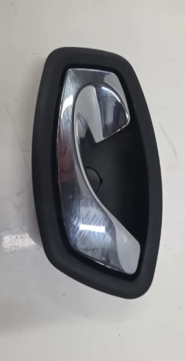 Poignee int porte avg RENAULT CLIO 4 PHASE 1 occasion