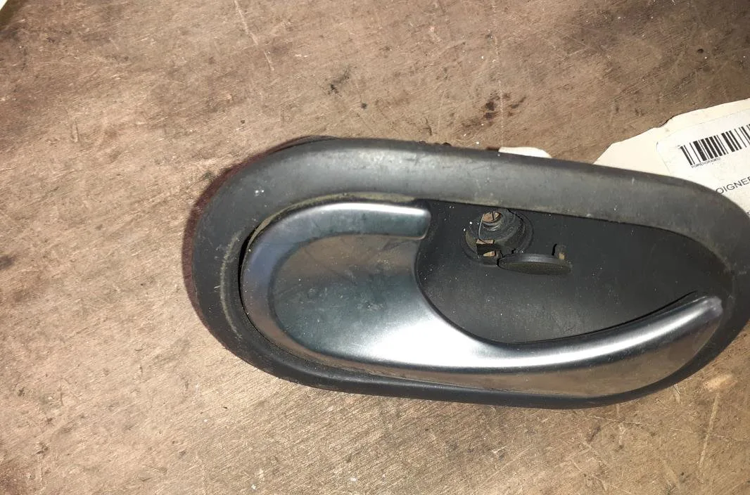 Poignee int porte avg Renault GRAND SCÉNIC II (JM0-1_) 1.9 dci (jm0g, jm12, jm1g, jm2c) (2004-2006) occasion